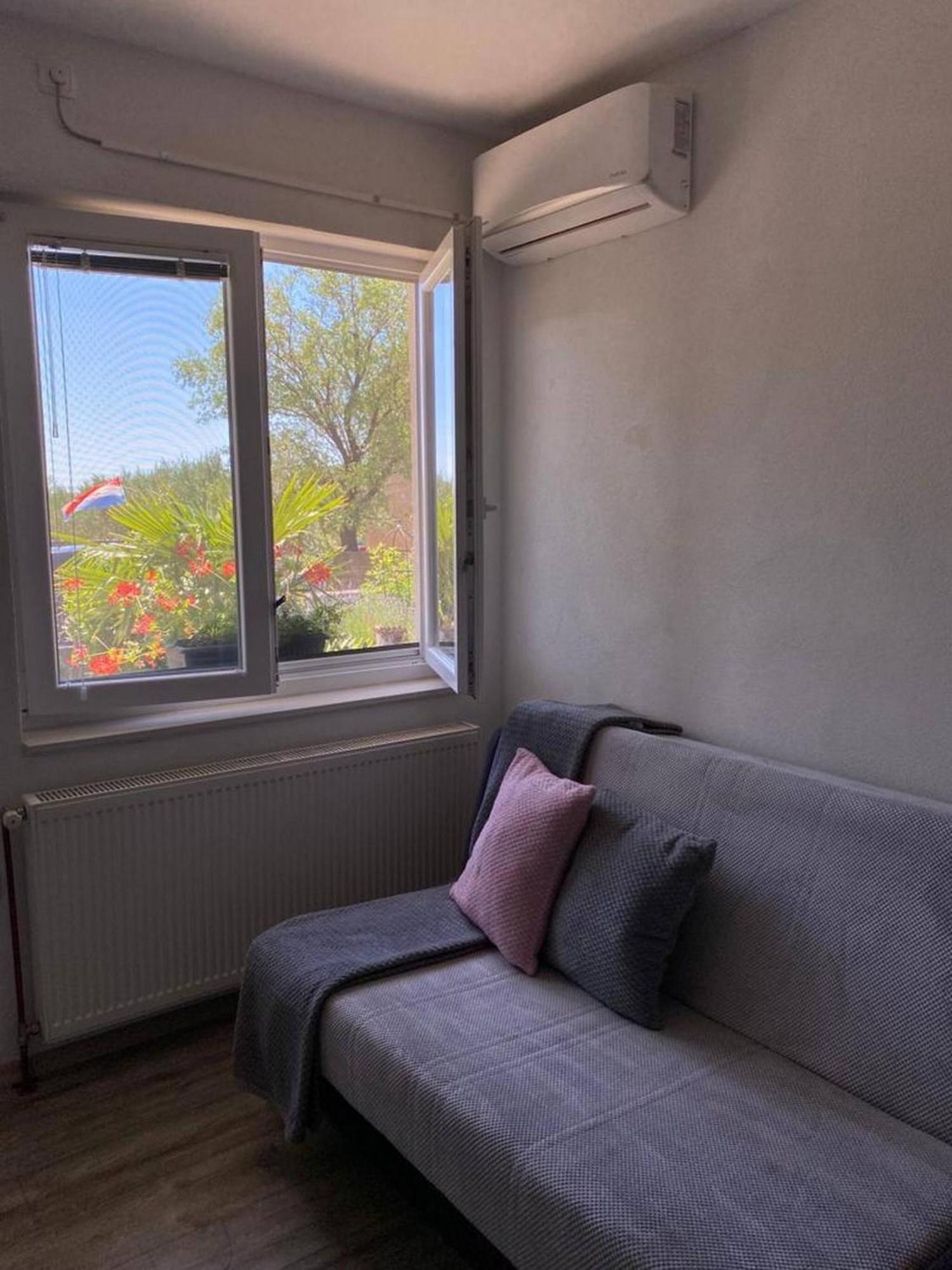 Rural Apartment Ante Drnis Exterior photo